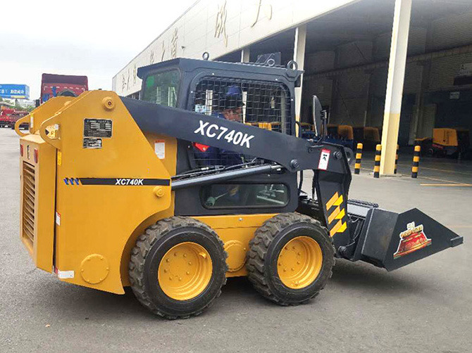 XCMG XC740K - Мини-погрузчик с бортовым поворотом: фото 1 XCMG XC740K - Мини-погрузчик с бортовым поворотом: фото 1
