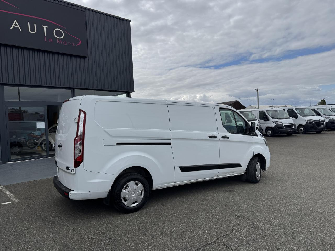 FORD transit custom 300 L2H1 2.0 ECOBLUE 130 HYBRID TREND BUSINESS - Цельнометаллический фургон: фото 5 FORD transit custom 300 L2H1 2.0 ECOBLUE 130 HYBRID TREND BUSINESS - Цельнометаллический фургон: фото 5