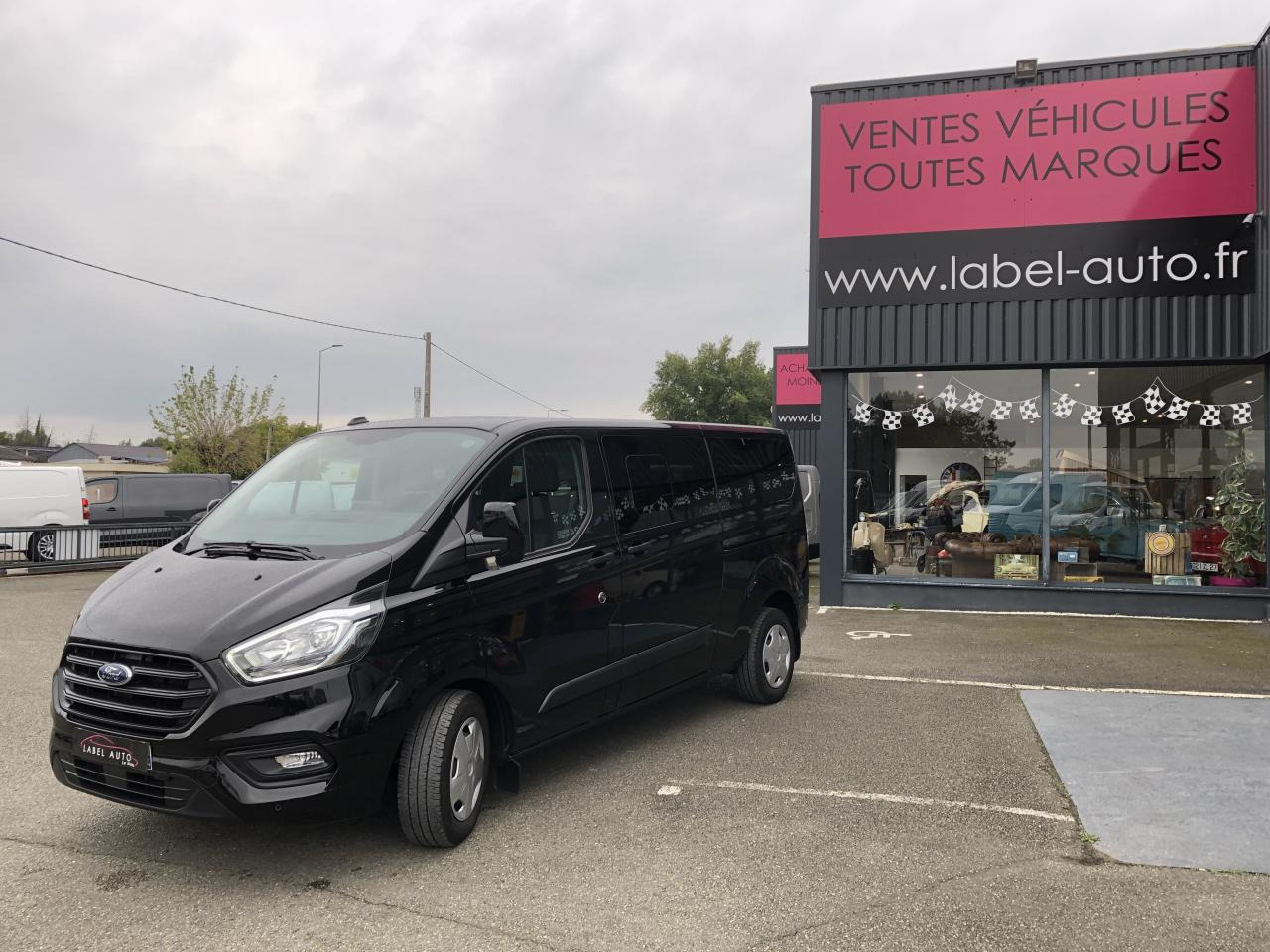 FORD transit custom kombi Transit Custom 2.0 EcoBlue 130 ch BVA S&S combi 9 places 320 L2H1 Trend Business - Пассажирский фургон: фото 4 FORD transit custom kombi Transit Custom 2.0 EcoBlue 130 ch BVA S&S combi 9 places 320 L2H1 Trend Business - Пассажирский фургон: фото 4