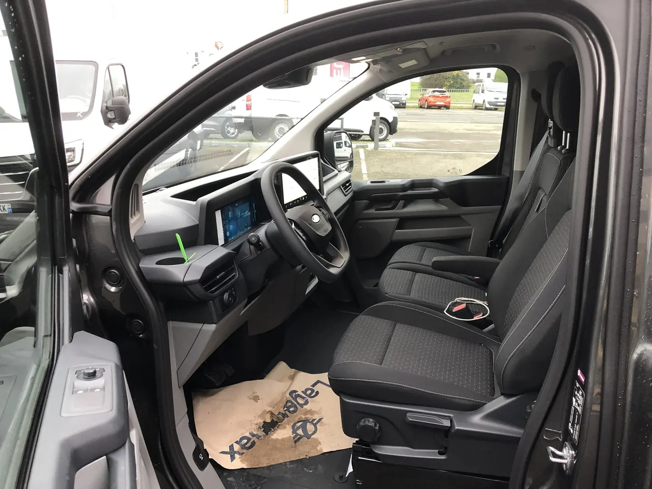 Ford Transit Custom 320 L2H1 2.0 ECOBLUE 170CH TREND BVA8 - Цельнометаллический фургон: фото 4 Ford Transit Custom 320 L2H1 2.0 ECOBLUE 170CH TREND BVA8 - Цельнометаллический фургон: фото 4