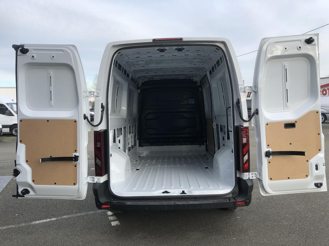 Nissan Interstar L3H2 3T5 2.0 DCI 150CH EURO6E N-CONNECTA GARANTIE 5 ANS ! - Цельнометаллический фургон: фото 2 Nissan Interstar L3H2 3T5 2.0 DCI 150CH EURO6E N-CONNECTA GARANTIE 5 ANS ! - Цельнометаллический фургон: фото 2