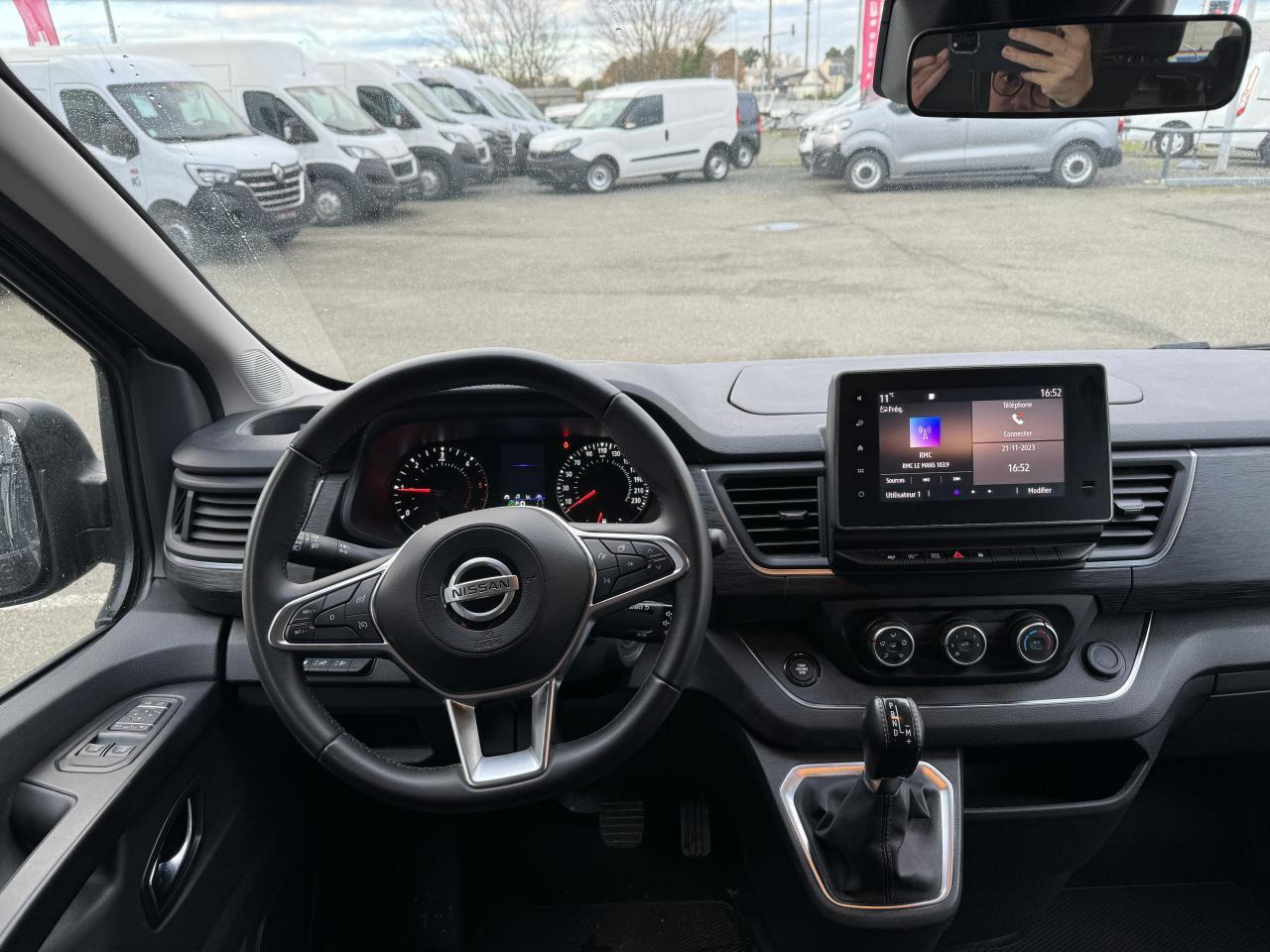 Nissan NV300 N-Connecta 3.0t L2H1 2.0 dCi - 150 - Stop/Start COMBI Combi L2H1 PHASE 2 - Легковой автомобиль: фото 4 Nissan NV300 N-Connecta 3.0t L2H1 2.0 dCi - 150 - Stop/Start COMBI Combi L2H1 PHASE 2 - Легковой автомобиль: фото 4