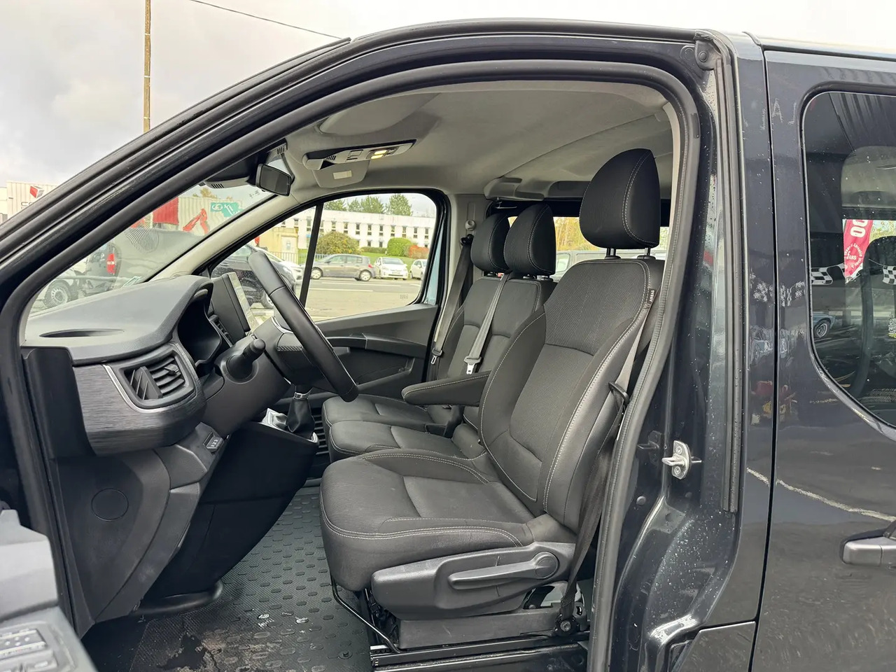 Nissan Primastar Avantour L2H1 3T0 2.0 DCI 150CH S/S TEKNA - Микроавтобус, Пассажирский фургон: фото 5 Nissan Primastar Avantour L2H1 3T0 2.0 DCI 150CH S/S TEKNA - Микроавтобус, Пассажирский фургон: фото 5