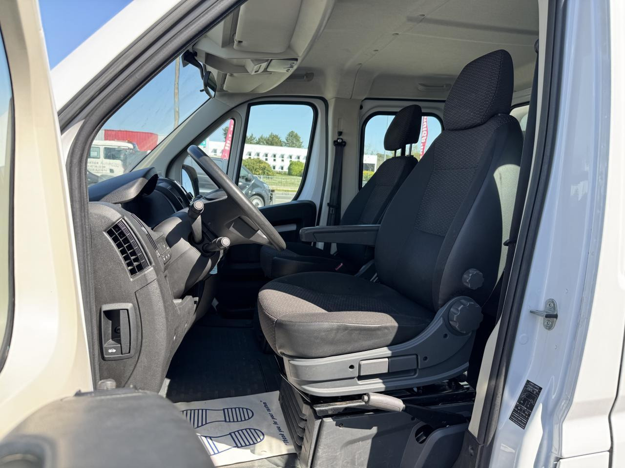 Opel Movano combi 3.5 MAXI 165CH BLUEHDI S&S BENNE COFFRE DOUBLE CABINE 6 PLACES - Малотоннажный самосвал: фото 4 Opel Movano combi 3.5 MAXI 165CH BLUEHDI S&S BENNE COFFRE DOUBLE CABINE 6 PLACES - Малотоннажный самосвал: фото 4