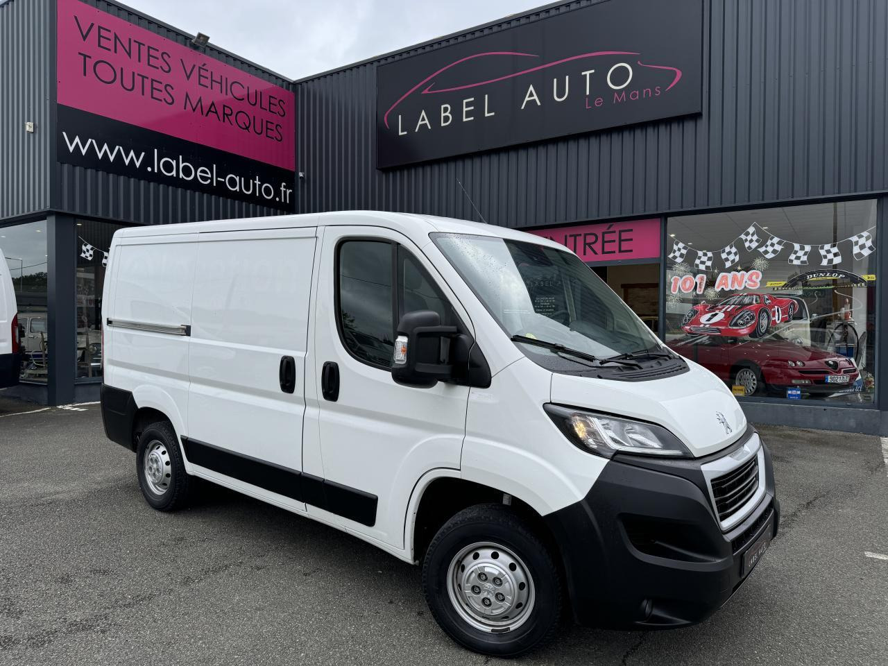 Peugeot Boxer 333 L1H1 2.2 BLUEHDI S&S 140CH ASPHALT - Цельнометаллический фургон: фото 1 Peugeot Boxer 333 L1H1 2.2 BLUEHDI S&S 140CH ASPHALT - Цельнометаллический фургон: фото 1