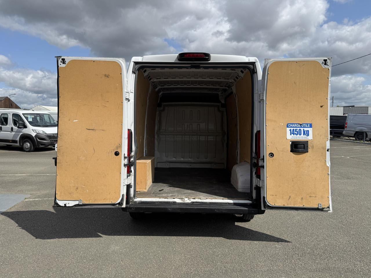 Peugeot Boxer 333 L2H2 2.2 BLUEHDI S&S 140CH ASPHALT - Цельнометаллический фургон: фото 2 Peugeot Boxer 333 L2H2 2.2 BLUEHDI S&S 140CH ASPHALT - Цельнометаллический фургон: фото 2