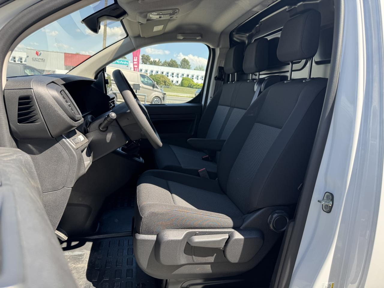 Peugeot Expert XL 2.0 BlueHDi - 145 III FOURGON Fourgon PHASE 2 - Цельнометаллический фургон: фото 5 Peugeot Expert XL 2.0 BlueHDi - 145 III FOURGON Fourgon PHASE 2 - Цельнометаллический фургон: фото 5
