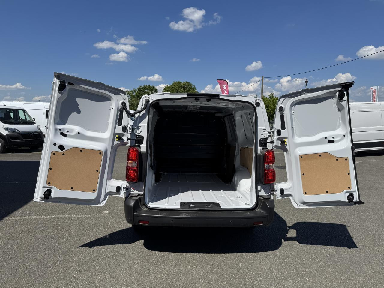 Peugeot Expert XL 2.0 BlueHDi - 145 III FOURGON Fourgon PHASE 2 - Цельнометаллический фургон: фото 3 Peugeot Expert XL 2.0 BlueHDi - 145 III FOURGON Fourgon PHASE 2 - Цельнометаллический фургон: фото 3