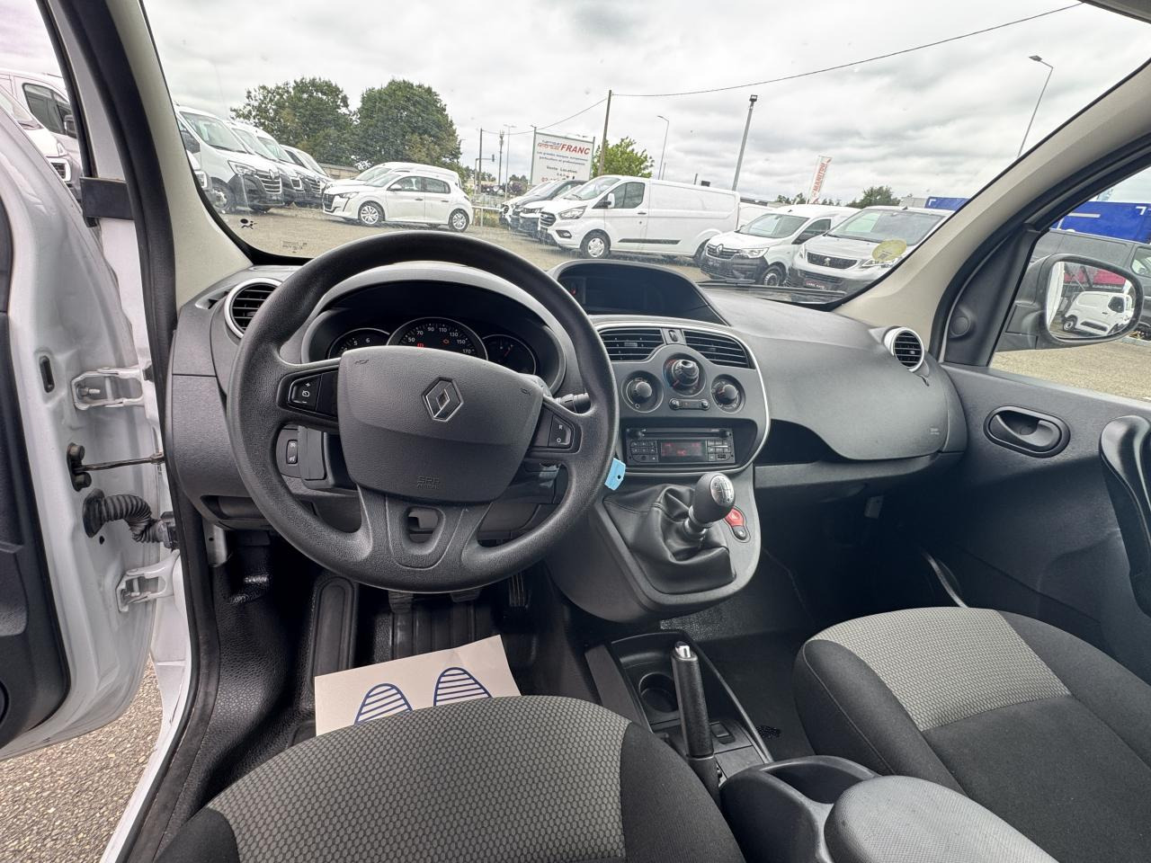 RENAULT KANGOO 1.5 DCI 80CH CONFORT - Цельнометаллический фургон: фото 4 RENAULT KANGOO 1.5 DCI 80CH CONFORT - Цельнометаллический фургон: фото 4