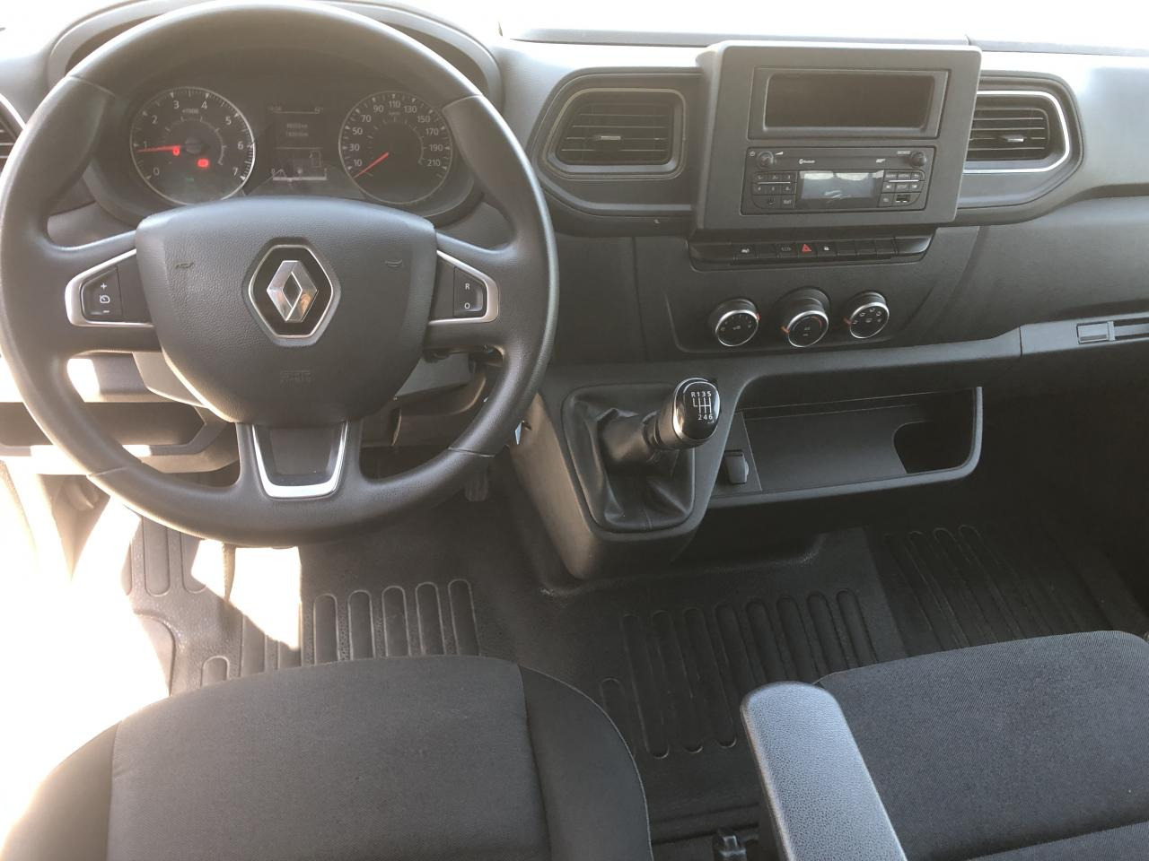 RENAULT MASTER 3T3 L2H2 2.3 DCI 135CH CONFORT CABINE APPROFONDIE - Цельнометаллический фургон: фото 4 RENAULT MASTER 3T3 L2H2 2.3 DCI 135CH CONFORT CABINE APPROFONDIE - Цельнометаллический фургон: фото 4