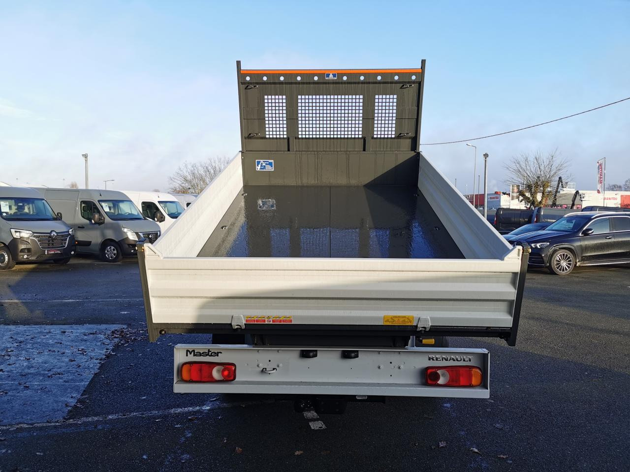 RENAULT Master Confort R3500RJ L3 2.3 dCi - 145  III TRANSPORTS SPECIFIQUES BENNE Benne Basculante + Coffre - Малотоннажный самосвал: фото 3 RENAULT Master Confort R3500RJ L3 2.3 dCi - 145  III TRANSPORTS SPECIFIQUES BENNE Benne Basculante + Coffre - Малотоннажный самосвал: фото 3