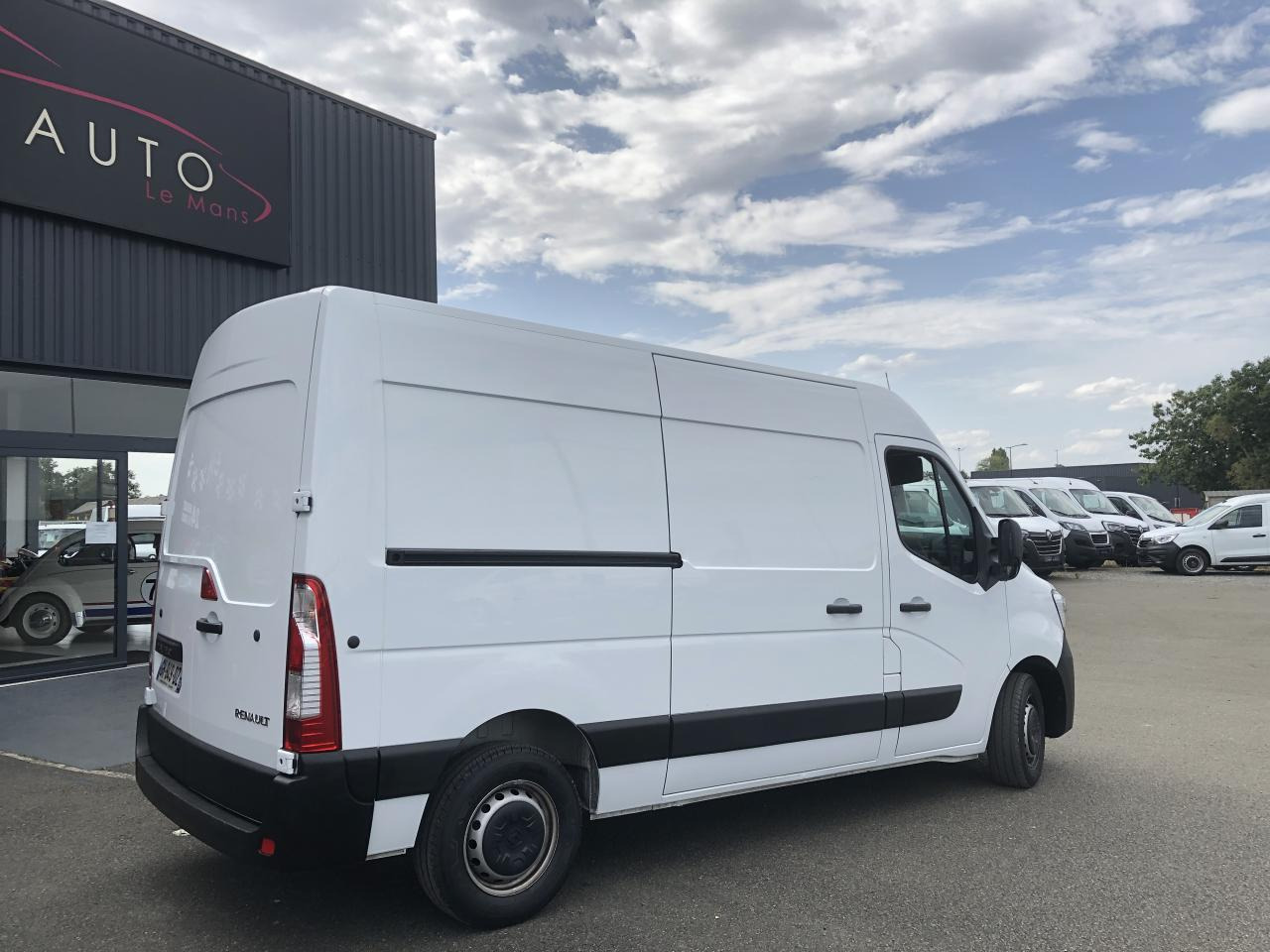 Renault Master F3300 L2H2 2.3 BLUE DCI 135CH CONFORT EURO6 - Цельнометаллический фургон: фото 5 Renault Master F3300 L2H2 2.3 BLUE DCI 135CH CONFORT EURO6 - Цельнометаллический фургон: фото 5