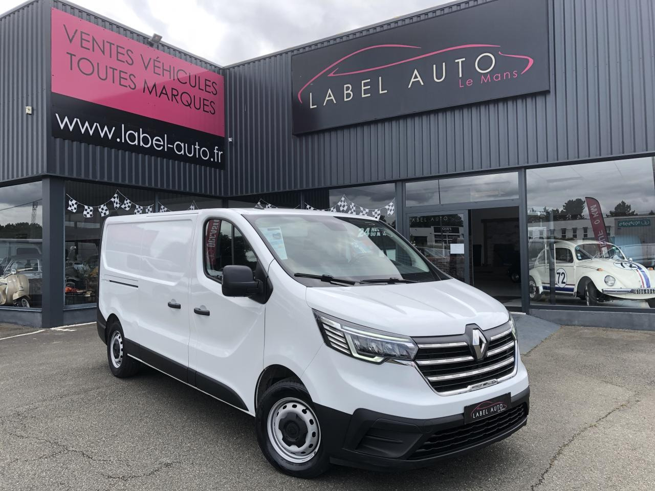 Renault Trafic L2H1 1200 Kg 2.0 Energy dCi - 145 - BV EDC III FOURGON Fourgon Confort L2H1 PHASE 2 - Легковой фургон: фото 1 Renault Trafic L2H1 1200 Kg 2.0 Energy dCi - 145 - BV EDC III FOURGON Fourgon Confort L2H1 PHASE 2 - Легковой фургон: фото 1