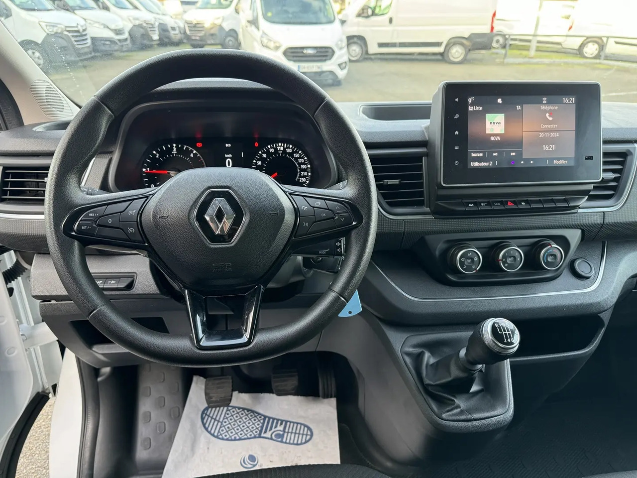 Renault Trafic L2H1 3T 2.0 BLUE DCI 130CH GRAND CONFORT - Цельнометаллический фургон: фото 4 Renault Trafic L2H1 3T 2.0 BLUE DCI 130CH GRAND CONFORT - Цельнометаллический фургон: фото 4