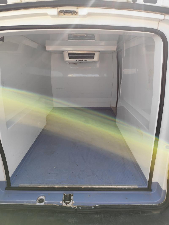 Fiat Scudo 1,2 L1H1 Mjt avec Cellule frigorifique intégrée - Малотоннажный рефрижератор: фото 4 Fiat Scudo 1,2 L1H1 Mjt avec Cellule frigorifique intégrée - Малотоннажный рефрижератор: фото 4