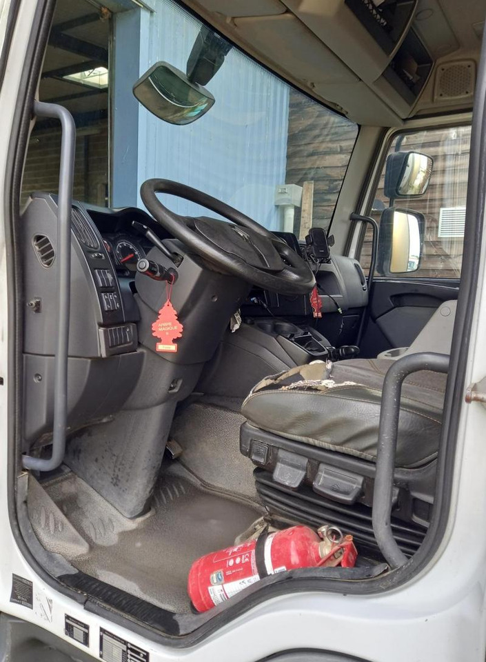 Renault D 4X2 180cv - Грузовик с закрытым кузовом: фото 5 Renault D 4X2 180cv - Грузовик с закрытым кузовом: фото 5