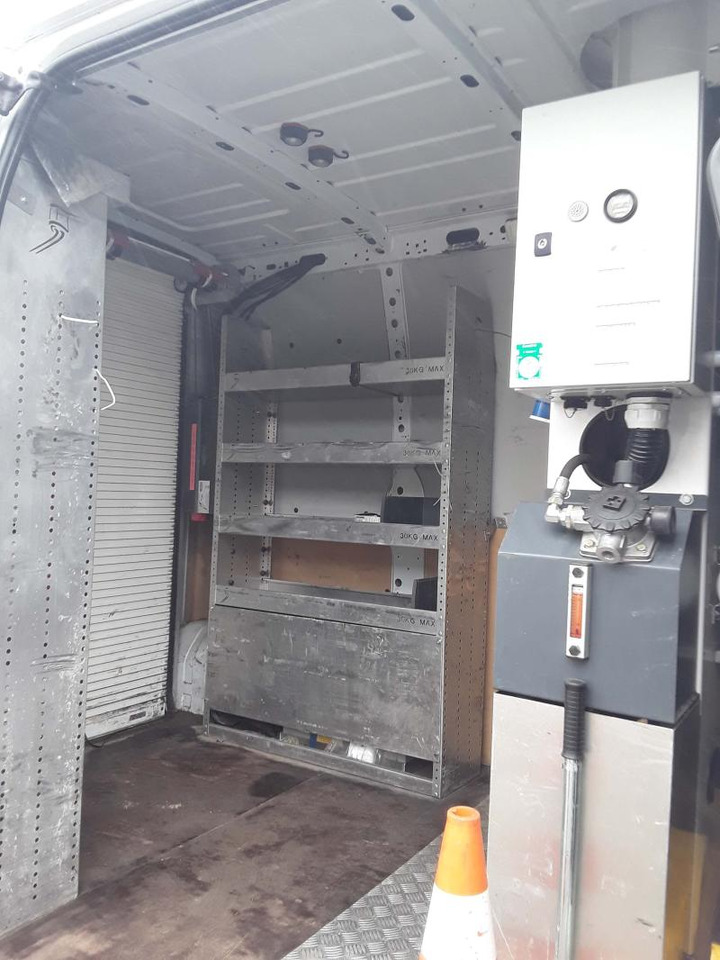 Renault Master 130 35 Fourgon nacelle - Грузовик с подъемником: фото 4 Renault Master 130 35 Fourgon nacelle - Грузовик с подъемником: фото 4