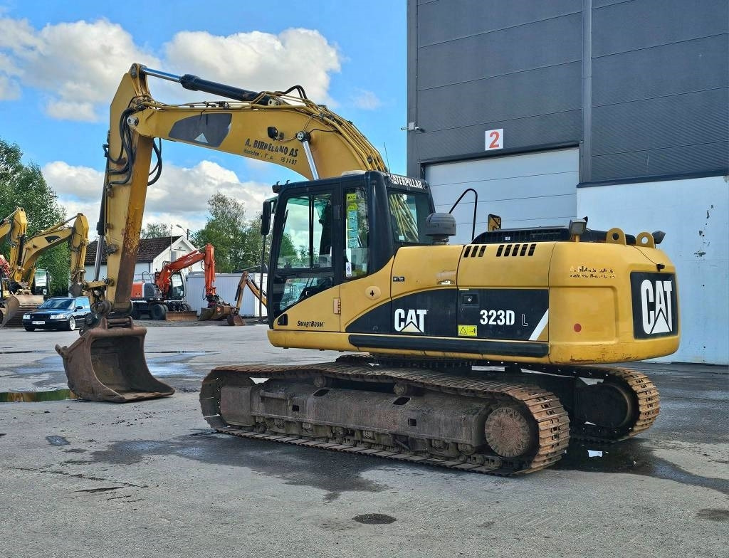 CAT 323 D L  - Гусеничный экскаватор: фото 3 CAT 323 D L  - Гусеничный экскаватор: фото 3