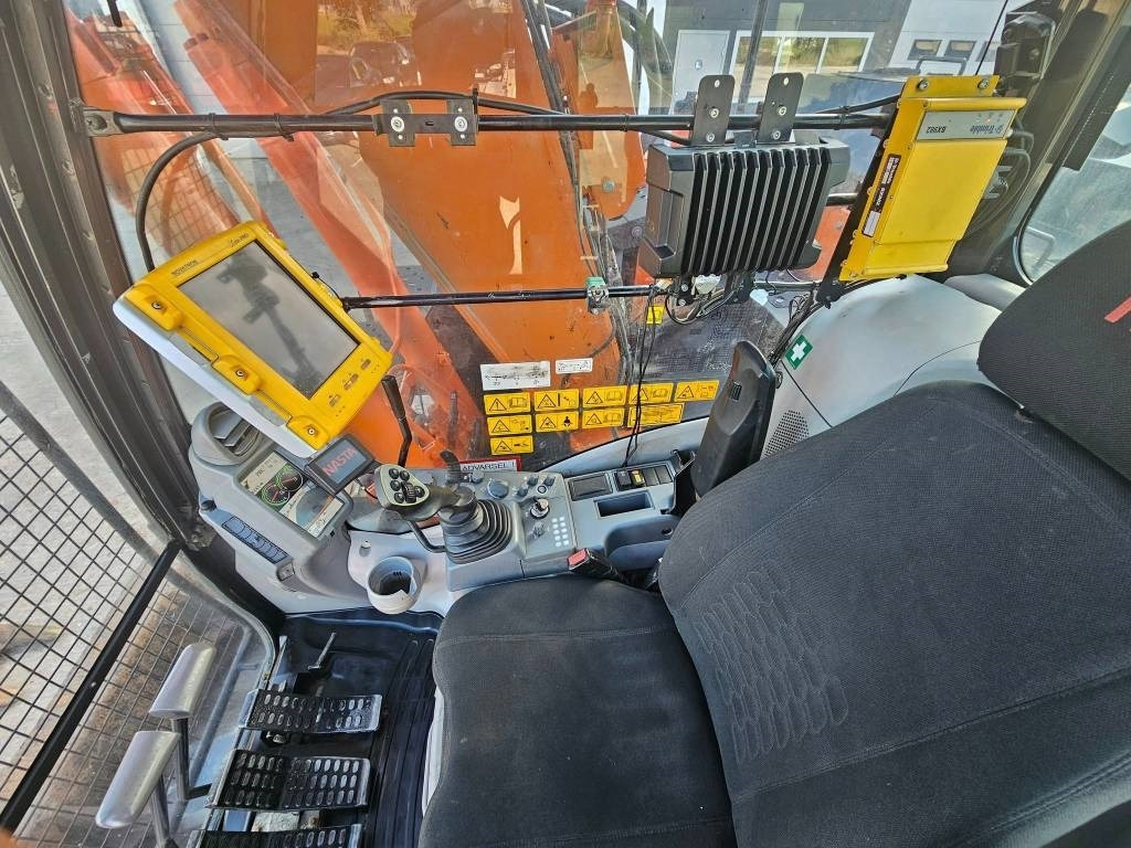 Гусеничный экскаватор Hitachi ZX 135 US-6: фото 33