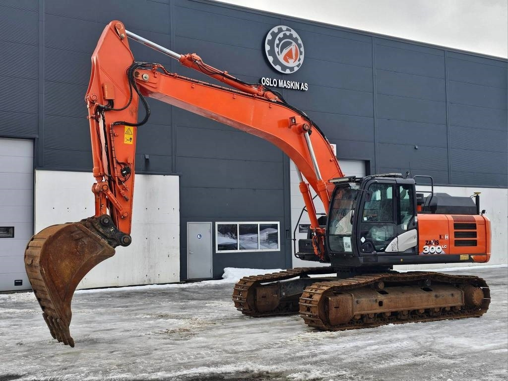 Hitachi ZX 300 LC-6 - Гусеничный экскаватор: фото 1 Hitachi ZX 300 LC-6 - Гусеничный экскаватор: фото 1