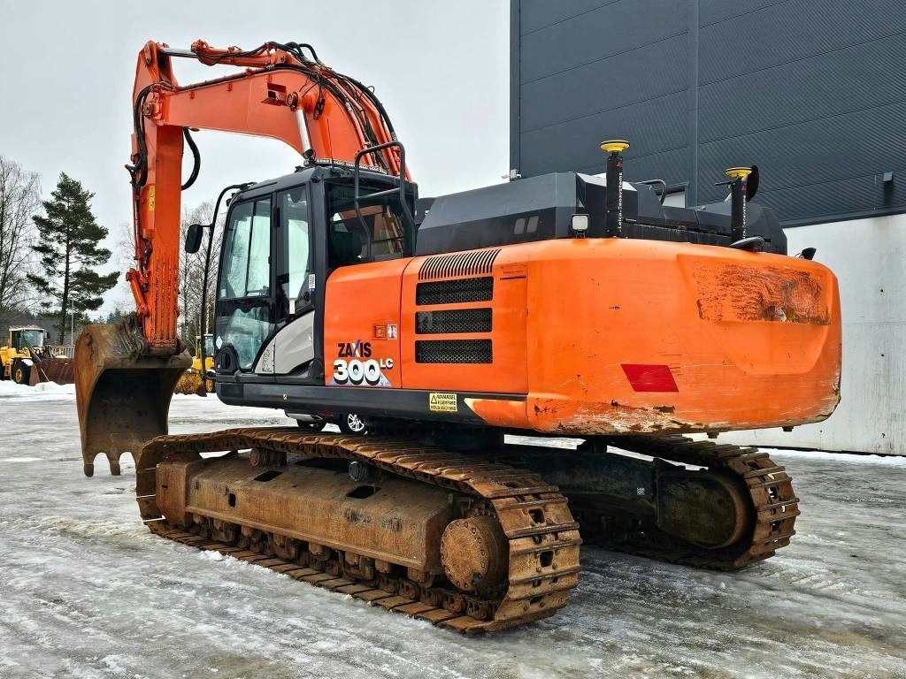 Hitachi ZX 300 LC-6 - Гусеничный экскаватор: фото 3 Hitachi ZX 300 LC-6 - Гусеничный экскаватор: фото 3