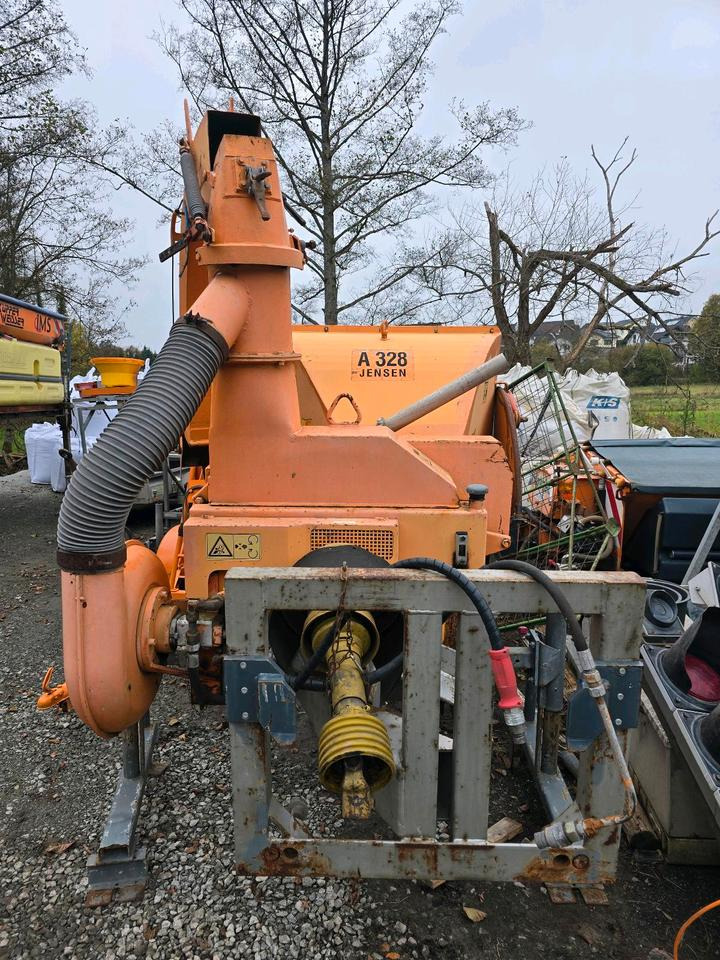 Jensen A328 Holhäcksler Holzhacker Holzschreder passend für Unimog 405 U 300 400 500 527 530 523 - Измельчитель древесины: фото 3 Jensen A328 Holhäcksler Holzhacker Holzschreder passend für Unimog 405 U 300 400 500 527 530 523 - Измельчитель древесины: фото 3