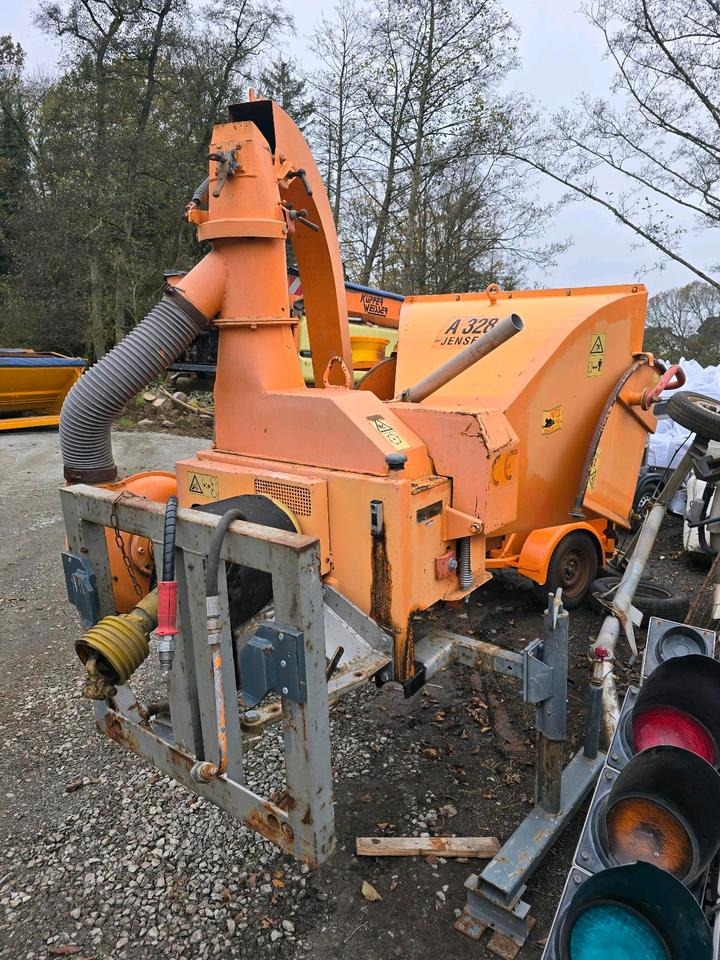 Jensen A328 Holhäcksler Holzhacker Holzschreder passend für Unimog 405 U 300 400 500 527 530 523 - Измельчитель древесины: фото 2 Jensen A328 Holhäcksler Holzhacker Holzschreder passend für Unimog 405 U 300 400 500 527 530 523 - Измельчитель древесины: фото 2