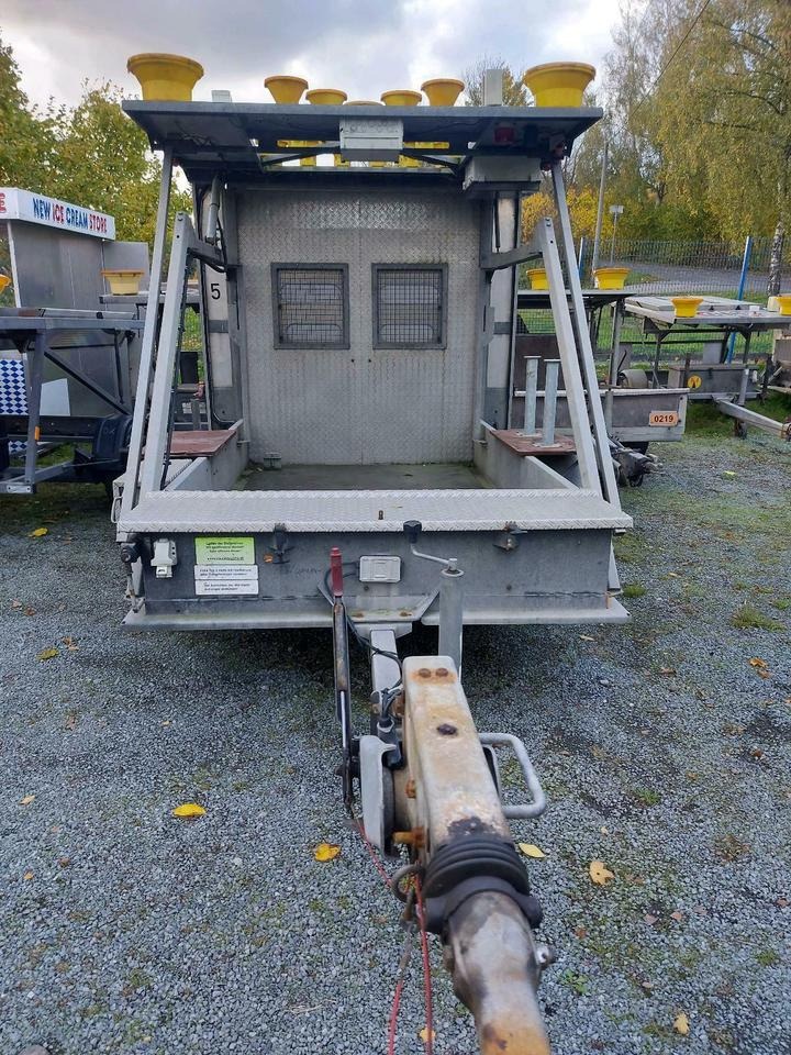 Mersch Absperrtafel Verkehrssicherungsanhänger Leittafel Nissen - Прицеп: фото 3 Mersch Absperrtafel Verkehrssicherungsanhänger Leittafel Nissen - Прицеп: фото 3