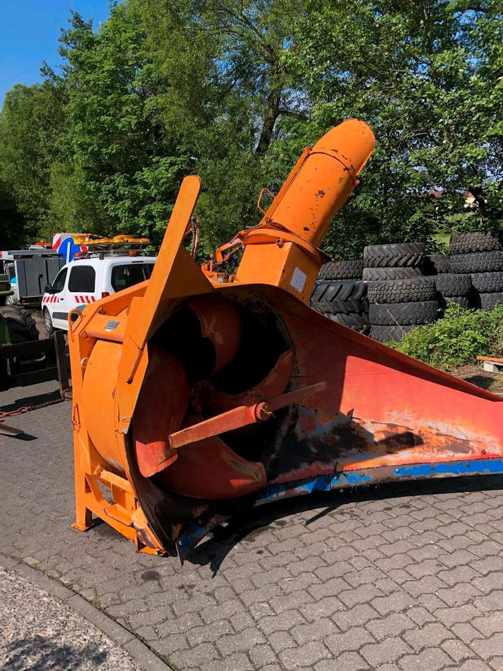 Schneeschleuder Beilhack HS 135 S Schneefräse Anbau- Schneeschleuder für Unimog 405 U300 U 400 500 405 423 430 530 318 527 427 327 - Роторный снегоочиститель: фото 4 Schneeschleuder Beilhack HS 135 S Schneefräse Anbau- Schneeschleuder für Unimog 405 U300 U 400 500 405 423 430 530 318 527 427 327 - Роторный снегоочиститель: фото 4