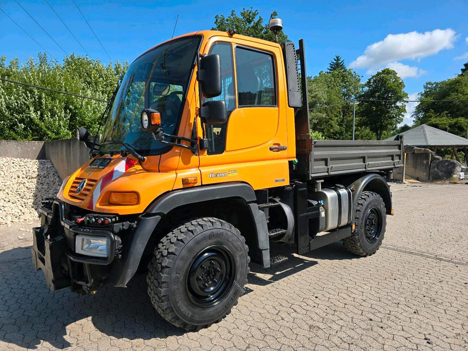 Unimog 405/10 U300 Bluetec 5 Mercedes-Benz U 300 290 400 500 UGE UGN Jotha Absetzkipper Absetzer - Снегоуборочная машина: фото 1 Unimog 405/10 U300 Bluetec 5 Mercedes-Benz U 300 290 400 500 UGE UGN Jotha Absetzkipper Absetzer - Снегоуборочная машина: фото 1