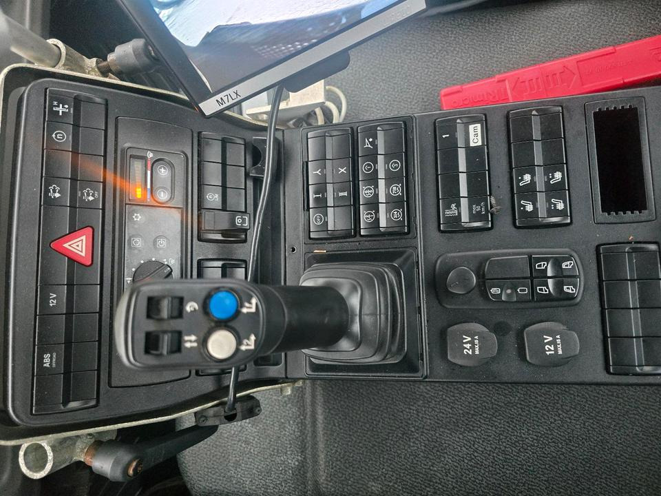 Снегоуборочная машина Unimog U 430 EAS Easy-Drive Variopilot U527 535 430 427 423 Mercedes-Benz 405 UGE UGN Hydrostat: фото 11 Снегоуборочная машина Unimog U 430 EAS Easy-Drive Variopilot U527 535 430 427 423 Mercedes-Benz 405 UGE UGN Hydrostat: фото 11