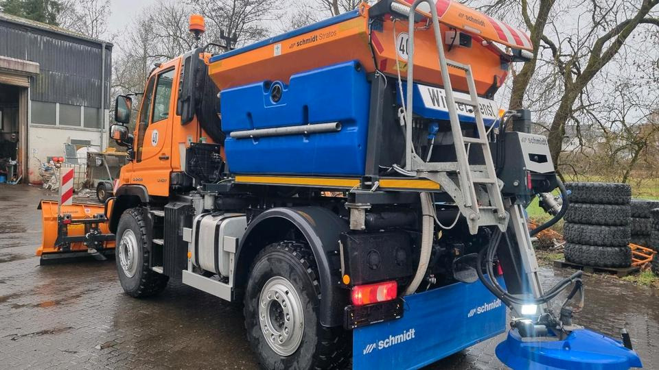 Zu vermieten Unimog 405 U427 Winterdienst Schmidt Salzstreuer 423 429 430 Mercedes Benz 318 527 Vermietung - Снегоуборочная машина: фото 2 Zu vermieten Unimog 405 U427 Winterdienst Schmidt Salzstreuer 423 429 430 Mercedes Benz 318 527 Vermietung - Снегоуборочная машина: фото 2