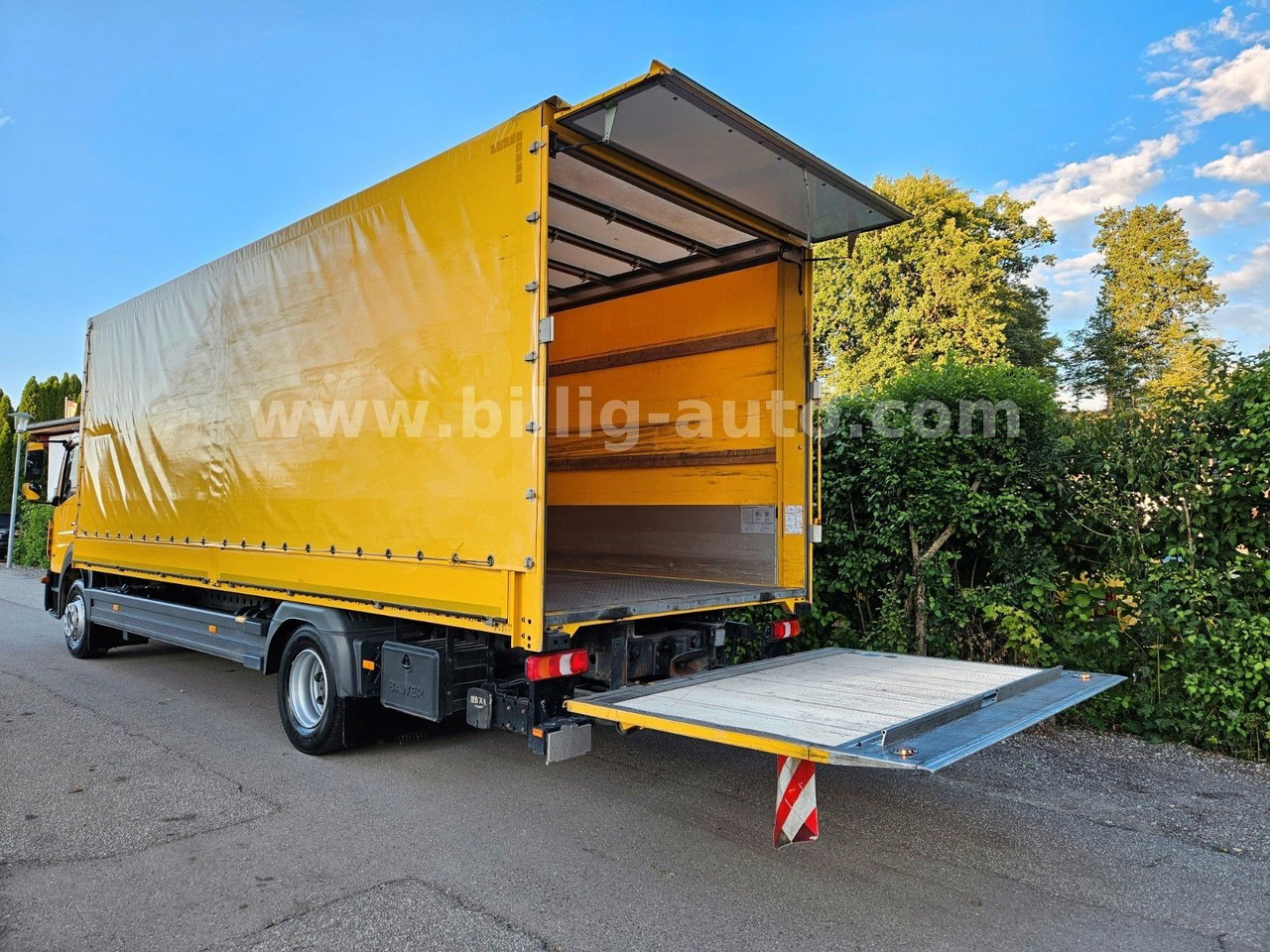 Mercedes-Benz Atego 1327 L BREMS/SPUR-ASS*DIFF-Sperre*AHK*7.2 - Грузовик бортовой/ Платформа: фото 1 Mercedes-Benz Atego 1327 L BREMS/SPUR-ASS*DIFF-Sperre*AHK*7.2 - Грузовик бортовой/ Платформа: фото 1