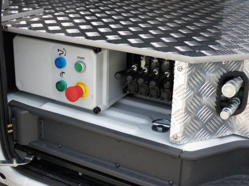 Comet IZOLACJA 46kV Podnośnik koszowy 14/2/8 JIB do pracy pod napięciem zamontowany na VAN 5,2 t - Грузовик с подъемником: фото 5 Comet IZOLACJA 46kV Podnośnik koszowy 14/2/8 JIB do pracy pod napięciem zamontowany na VAN 5,2 t - Грузовик с подъемником: фото 5