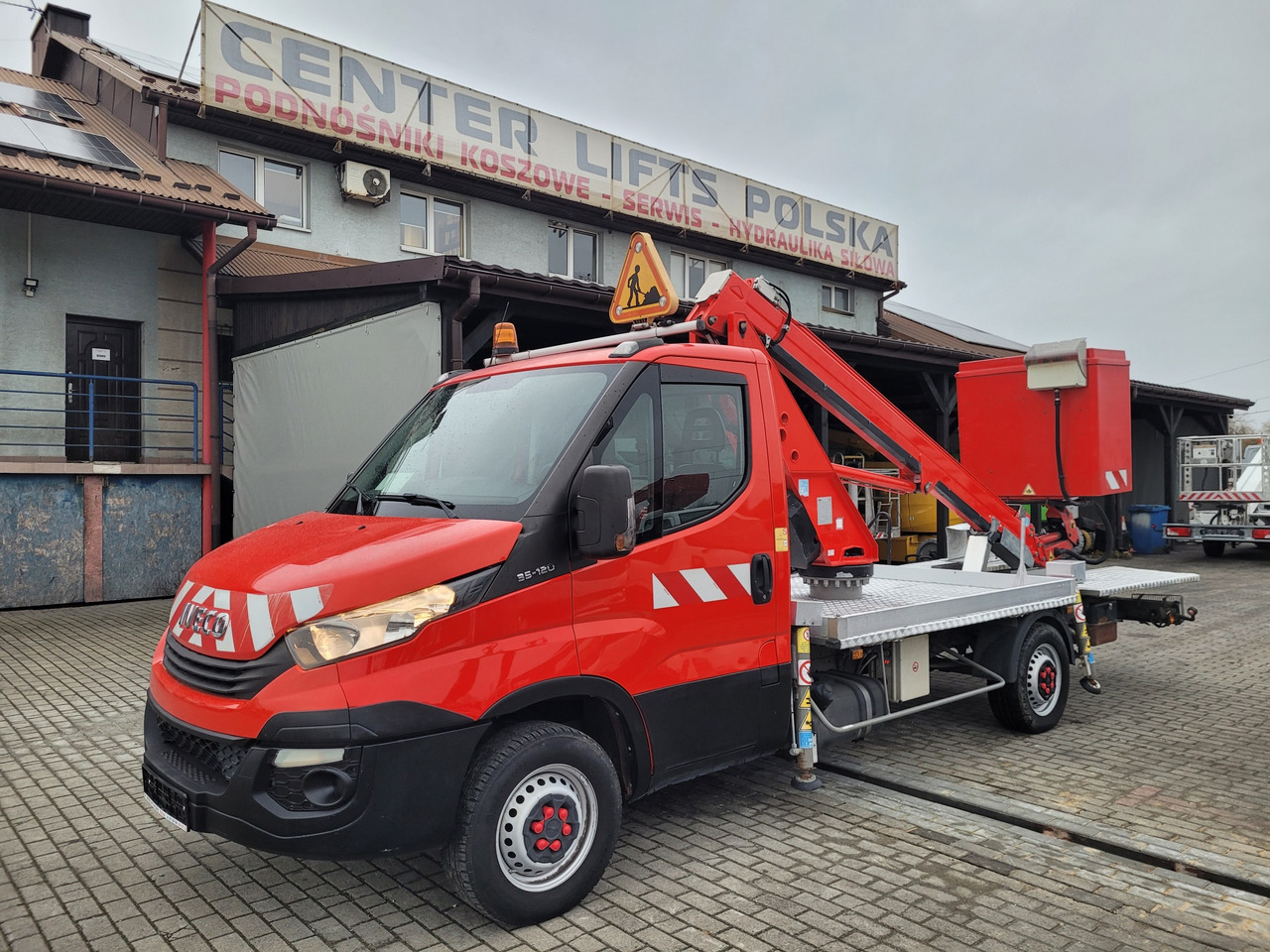 GSR E169TR - Грузовик с подъемником: фото 1 GSR E169TR - Грузовик с подъемником: фото 1