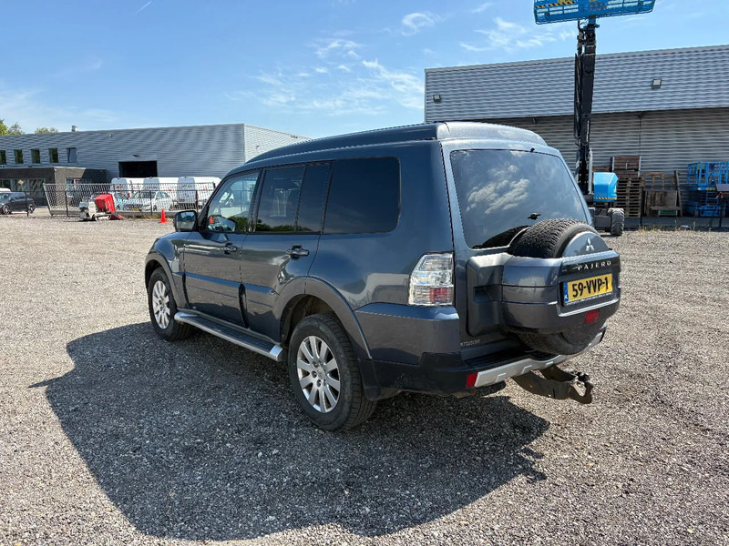 Mitsubishi Pajero PAJERO 3.2 DID AT LWB HRV PAJERO PAJERO 3.2 DID AT LWB HRV / 4x4 / - Легковой автомобиль: фото 2 Mitsubishi Pajero PAJERO 3.2 DID AT LWB HRV PAJERO PAJERO 3.2 DID AT LWB HRV / 4x4 / - Легковой автомобиль: фото 2