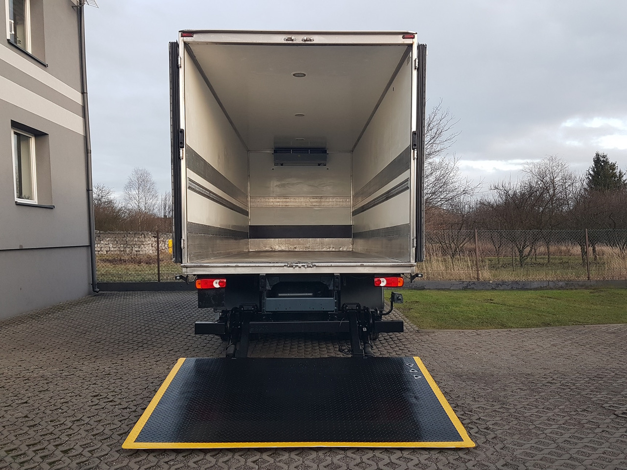 DAF LF230 16T WINDA CHŁODNIA 16EP 6,58x2,48x2,38 KLIMA IZOTERMA MROŹNIA - Рефрижератор: фото 5 DAF LF230 16T WINDA CHŁODNIA 16EP 6,58x2,48x2,38 KLIMA IZOTERMA MROŹNIA - Рефрижератор: фото 5