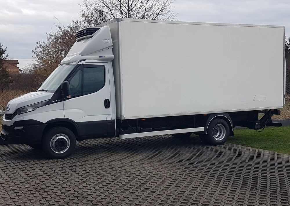 Iveco Daily 70-170 WINDA CHŁODNIA 10EP AGREGAT IZOTERMA - Рефрижератор: фото 2 Iveco Daily 70-170 WINDA CHŁODNIA 10EP AGREGAT IZOTERMA - Рефрижератор: фото 2