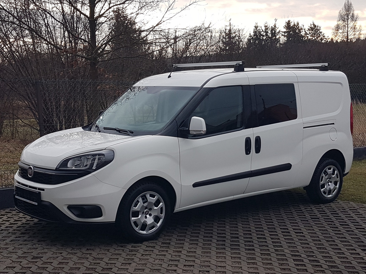 FIAT FIAT DOBLO DŁUGI 1,6 16V DIESEL EURO-6CH MULTIJET DOBLO DŁUGI 1,6 16V DIESEL EURO-6CH MULTIJET 105 KM 6-BIEGÓW MANUAL MAXI WERSJA 5 – OSÓB - Лёгкий коммерческий автомобиль, Грузопассажирский фургон: фото 2 FIAT FIAT DOBLO DŁUGI 1,6 16V DIESEL EURO-6CH MULTIJET DOBLO DŁUGI 1,6 16V DIESEL EURO-6CH MULTIJET 105 KM 6-BIEGÓW MANUAL MAXI WERSJA 5 – OSÓB - Лёгкий коммерческий автомобиль, Грузопассажирский фургон: фото 2