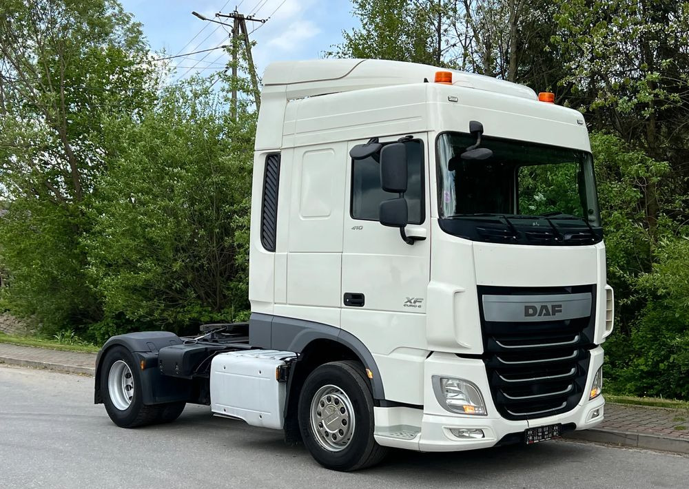 DAF * DAF XF 106 * SPROWADZONY * SUPER STAN CIĄGNIK SIODŁOWY Euro 6 - Тягач: фото 1 DAF * DAF XF 106 * SPROWADZONY * SUPER STAN CIĄGNIK SIODŁOWY Euro 6 - Тягач: фото 1