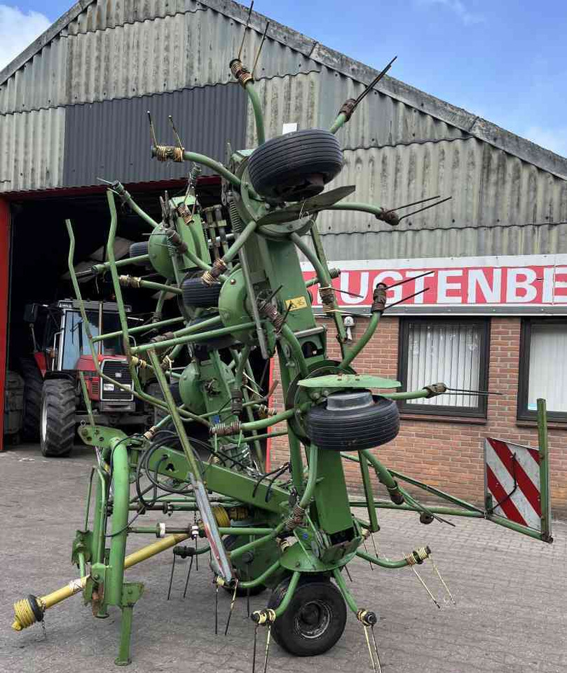 Krone KW 8.80/8 Schudder Tedder Kreiselheuer weidebouwmachines - Сеноворошилка: фото 3 Krone KW 8.80/8 Schudder Tedder Kreiselheuer weidebouwmachines - Сеноворошилка: фото 3