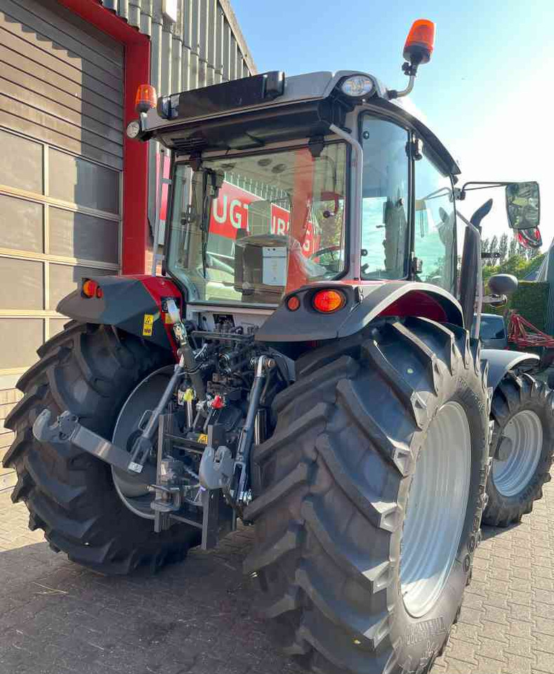 Massey Ferguson 5M.145 Dyna-4 Tractoren - Трактор: фото 4 Massey Ferguson 5M.145 Dyna-4 Tractoren - Трактор: фото 4