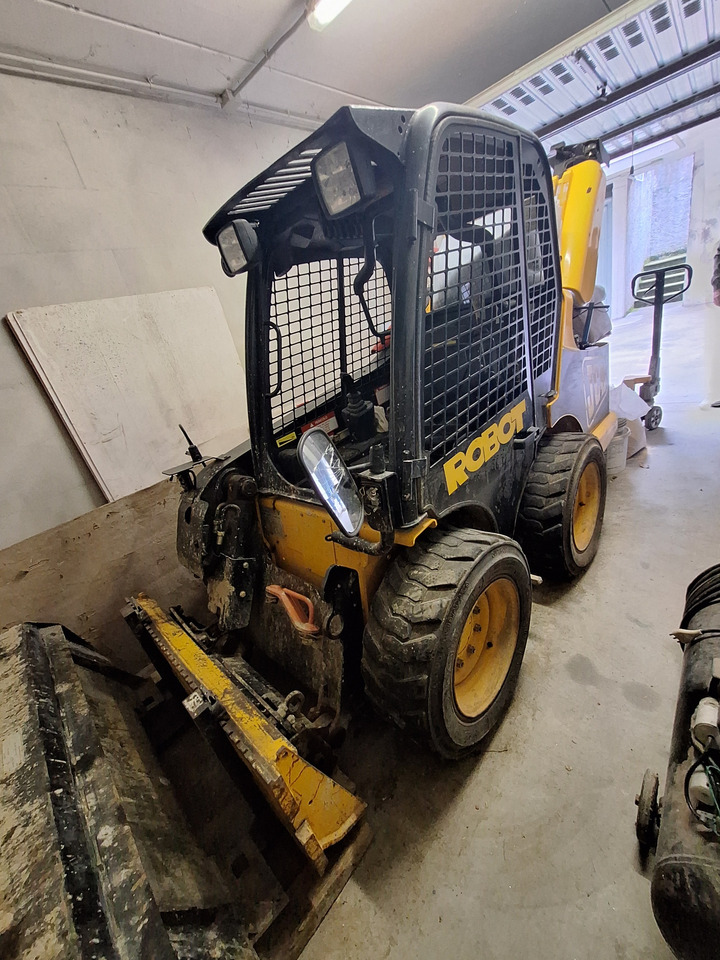 JCB ROBOT 170 - Мини-погрузчик с бортовым поворотом: фото 1 JCB ROBOT 170 - Мини-погрузчик с бортовым поворотом: фото 1