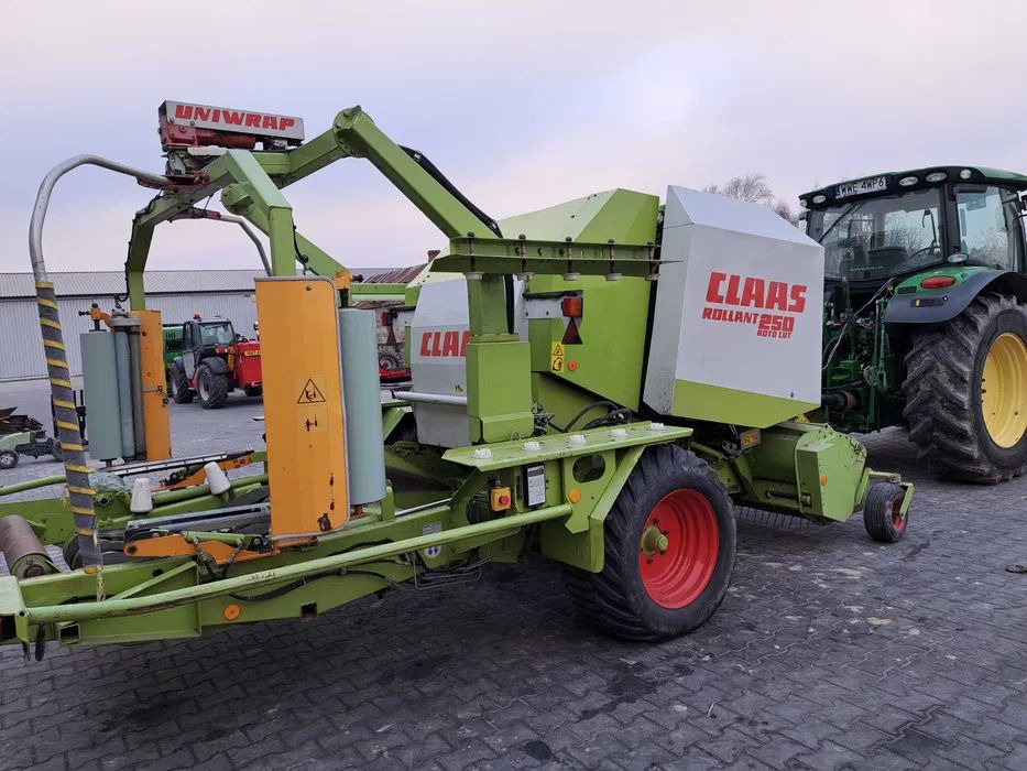 Claas 250 RC Uniwrap - Пресс-подборщик рулонный: фото 3 Claas 250 RC Uniwrap - Пресс-подборщик рулонный: фото 3