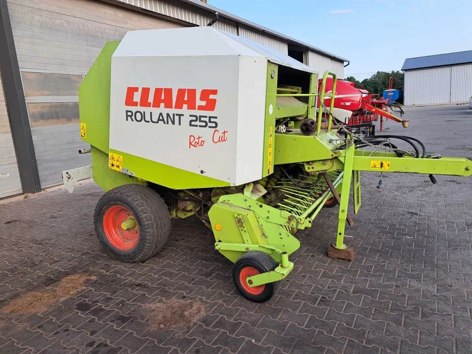 Claas Rollant 255 RC - Пресс-подборщик рулонный: фото 1 Claas Rollant 255 RC - Пресс-подборщик рулонный: фото 1