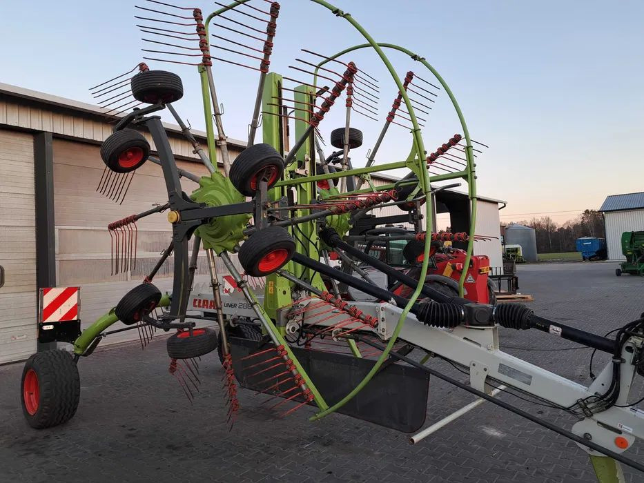 Zgrabiarka Claas liner 2800 - Сеноворошилка: фото 2 Zgrabiarka Claas liner 2800 - Сеноворошилка: фото 2