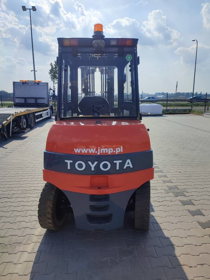 Toyota 7 FBMF 50 - Электропогрузчик: фото 4 Toyota 7 FBMF 50 - Электропогрузчик: фото 4
