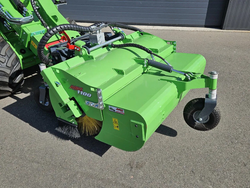 Avant 1100 Borstel met opvangbak - Навесное оборудование для Сельскохозяйственной техники: фото 1 Avant 1100 Borstel met opvangbak - Навесное оборудование для Сельскохозяйственной техники: фото 1