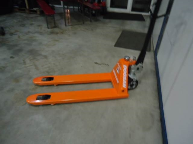 Doosan Pallettruck - Тележка: фото 4 Doosan Pallettruck - Тележка: фото 4