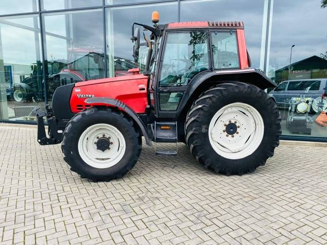 Valtra 6850 Hitech Fronthef+PTO, Airco - Трактор: фото 3 Valtra 6850 Hitech Fronthef+PTO, Airco - Трактор: фото 3